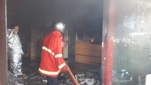 Breaking News: Kantor Bank Prisma Dana Kotamobagu Terbakar