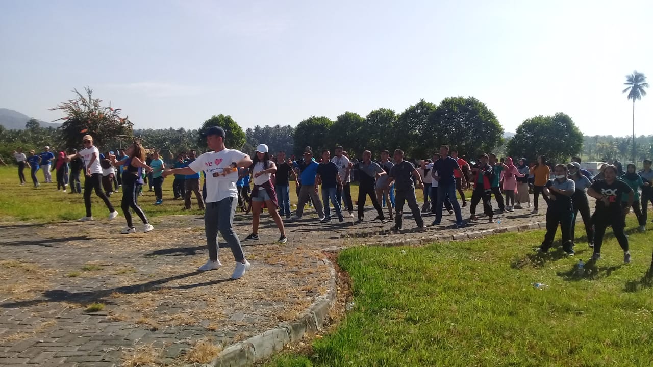 Pemkab Boltim Gelar Zumba With Goverment
