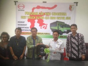 PT Hino Motor Sales Indonesia Serahkan Bantuan 1 Unit Truck Hino ke Pemkab Sigi