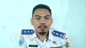 Petugas Pos Parkir Wajib Berikan Karcis Bagi Pengendara Yang Melintas