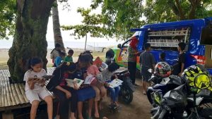 Perpustakaan Mobile Sasar Masyarakat  Tanjung Buaya