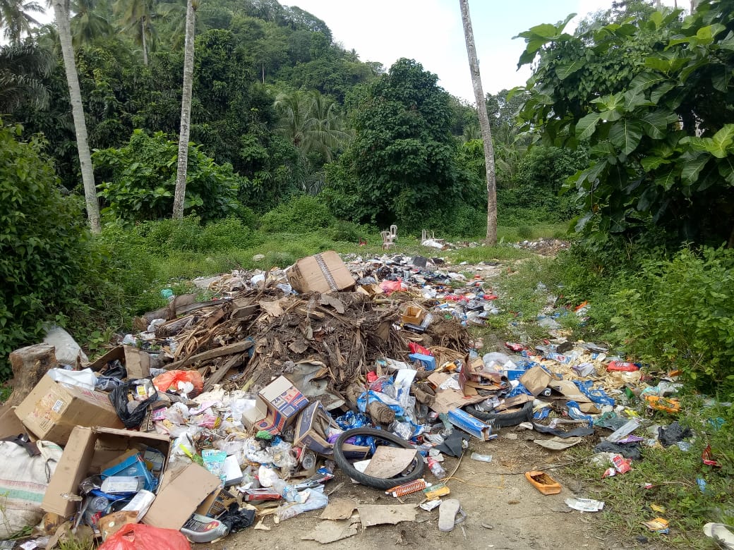 Belum Miliki TPA Warga Jadikan Tepi Jalan Lokasi Buang Sampah