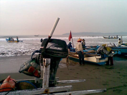 Bantuan Motor Tempel Kepada 10 Kelompok Nelayan tak Tepat Sasaran