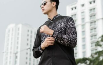 https://www.google.com/amp/s/review.bukalapak.com/amp/mens-style/inspirasi-baju-lebaran-pria-terbaru-modern-114551